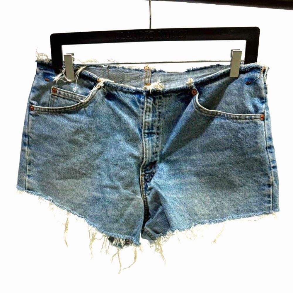 Levi's vintage orange tab 550 cutoffs size 34 - light wash